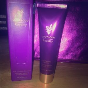 Younique Pore Purifying Cleanser